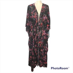 Torrid Floral Kimono Robe size 00/0 = size M/L